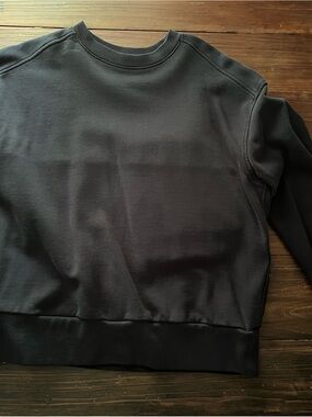 Everlane Black Crewneck Sweatshirt